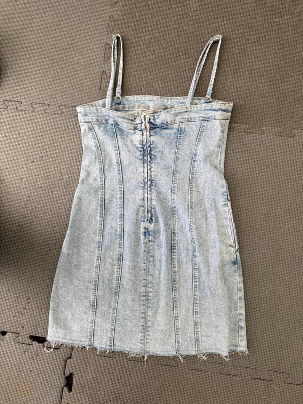 Miou Muse Denim Mini Dress – M- Boutique- Summer MSRP $80 - Picture 7 of 16